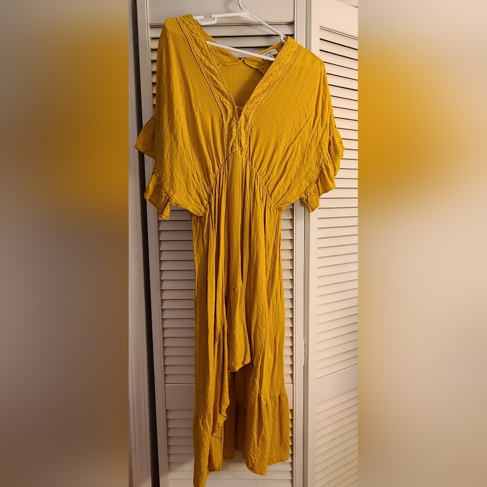 Boutique Umgee Medium Mustard Dress NWOT